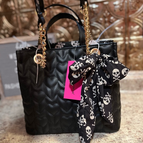 BETSEY JOHNSON XOSUNNY Puffy Hearts w/ Skull Scarf Attachment NWT - Picture 8 of 15